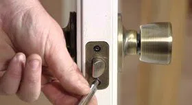 City Locksmith Store Suitland, MD 301-723-7100 - 16-Emergency-Locksmith-Opening